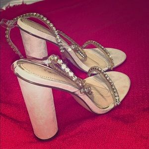 Simple outfit+Heels=Fancy and fantastic!